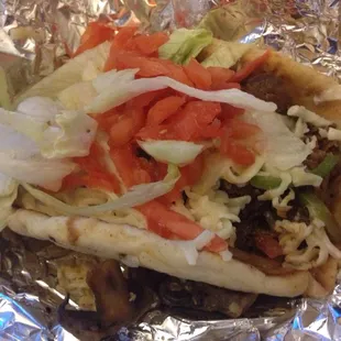 Steak on pita