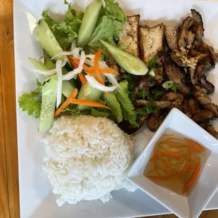 5/2021 lemongrass chicken and tofu plate
