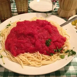 Spaghetti with marniara and meatballs (their buried under the sauce!)