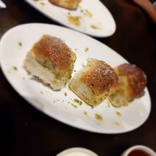 Garlic knots