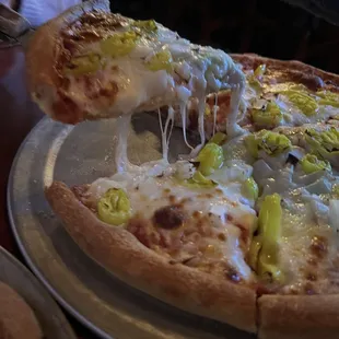 Banana pepper pizza