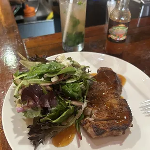 Pork salad with guava mojito