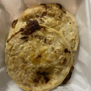 4 pupusas revueltas