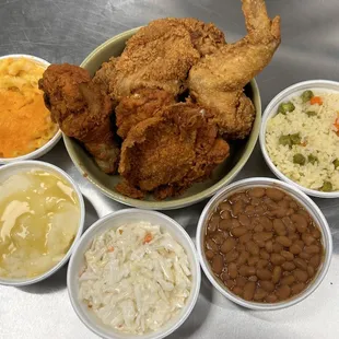 4 Piece Box Spicy &amp; Regular with Mac &amp; Cheese Coleslaw Baked beans Mashed potatoes &amp; gravy and Veggie Rice