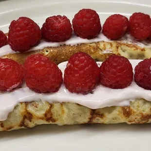 Raspberry crepe