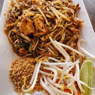 N1. Pad Thai