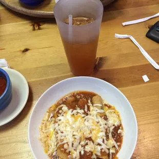 Red, beef soupy tacos with a teamonade! Yum!