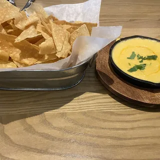 QUESO DIP