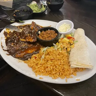 POLLO EN MOLE ROJAS