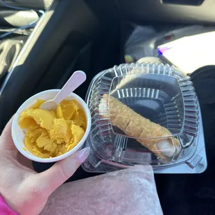 Mango sorbet and cannoli