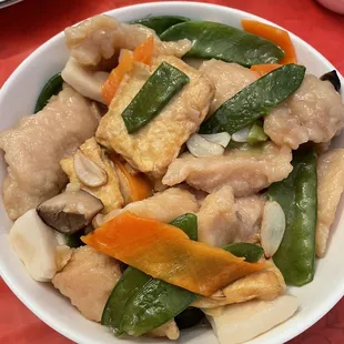 SF14. Fish Filet and Fried Tofu with Casserole