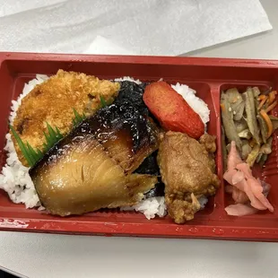 Miso butter fish bento Has a lot of bones