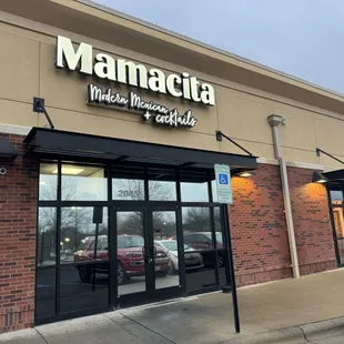 the front of mamacita