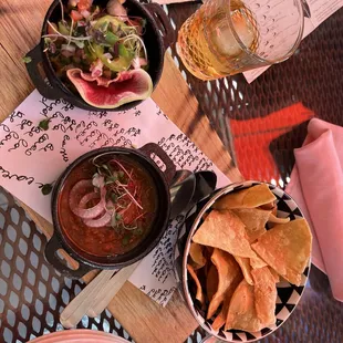 Salsa &amp; Tortilla chips