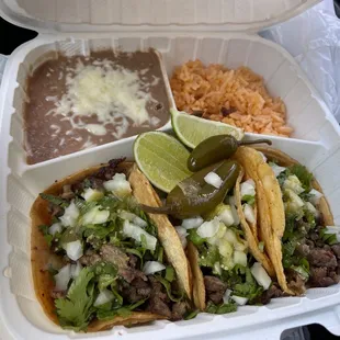 3 Taco plate to go....