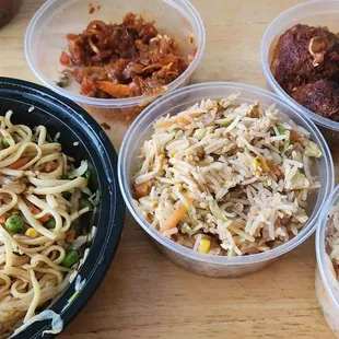 Hakka noodles, egg fried rice n veg manchurian balls!