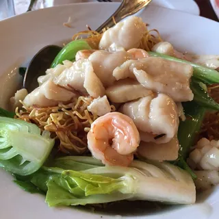 Seafood Pan Fried Noodles