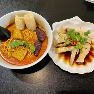 F7. Hainan Chicken in Curry Laksa