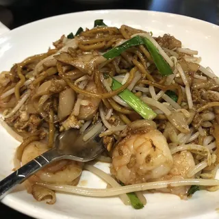 K4. Penang Char Kway Teow and Noodle