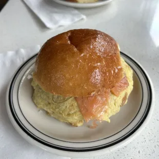 Leo egg sandwich