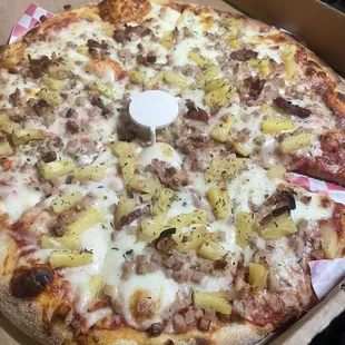 Hawaiian pizza with bacon added