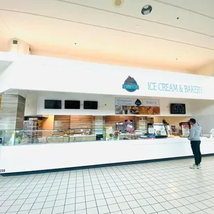 ice cream and bakery