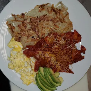 a plate of breakfast foods