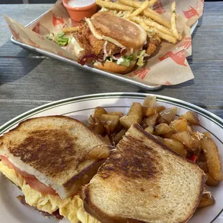 Mama Tutt's Chicken Bacon Ranch Sam-wich