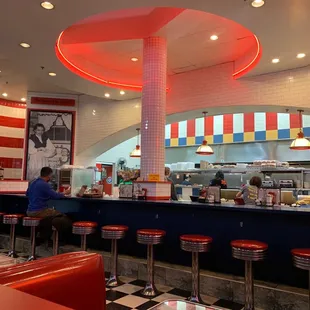 Cute Bar Area! I feel like I'm back in the 50's.