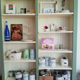 Love my chalk paint bookshelf!