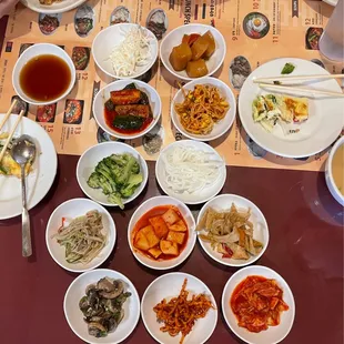 Banchan (Korean assorted side dishes)