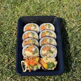 Mamas kimbap is the perfect well-balanced meal, made fresh per order!