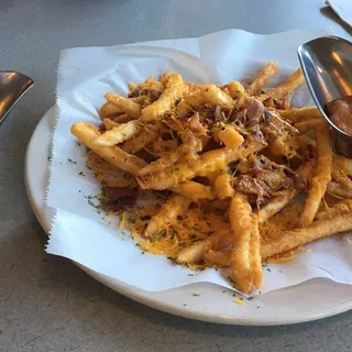 Mamas Fries with Cheese and Bacon Bits