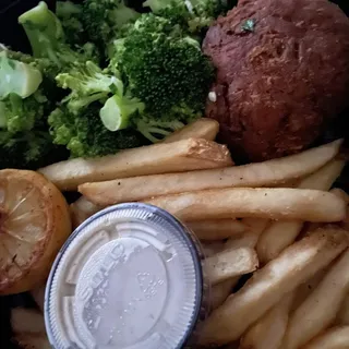 Single Crab Cake Dinner