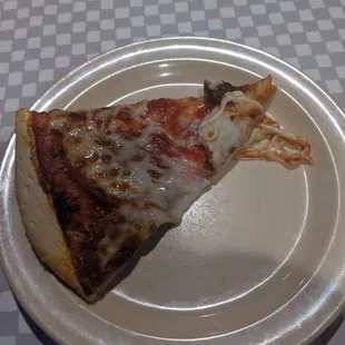 Single of pizza from medium pizza