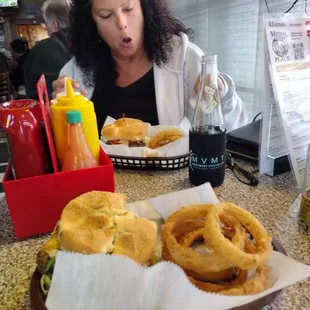 AMAZING cheeseburgers and onion rings!!!