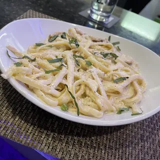 Fettuccine Alfredo
