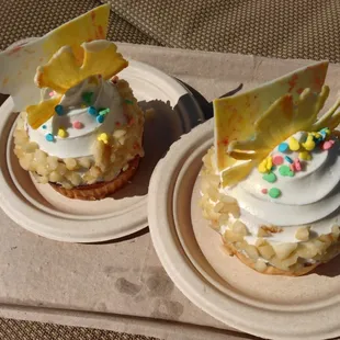 Macadamia nut pineapple cupcakes