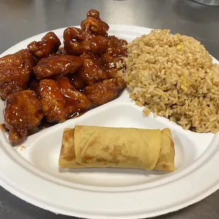 General Tso's Chicken lunch special