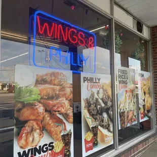 The best buffalo Wings, rice, fish, the best Philly