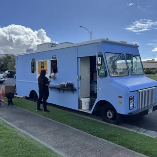 Food truck around the corner from Warabeya
