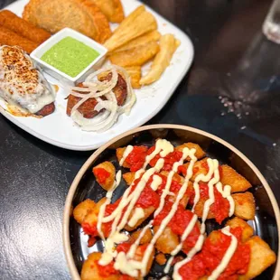 Tropical Sampler + Patatas a la Brava