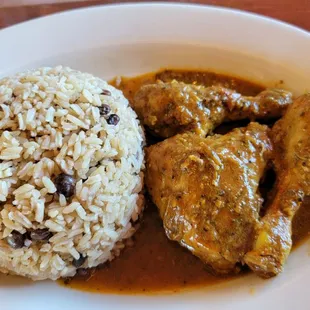 POLLO GUISADO (braised chicken) w/ black bean rice