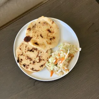 Tres Quesos Pupusa
