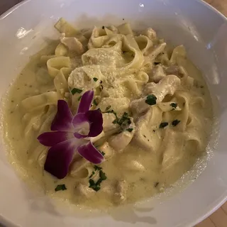 Fettuccini Alfredo With Chicken