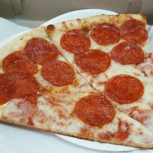 2 slices of pepperoni pizza