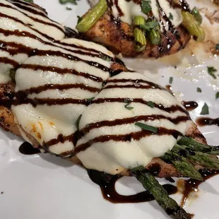Chicken with asparagus and mozzarella