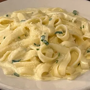 Kids Fettuccine Alfredo
