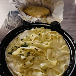 Fettuccine Alfredo D
