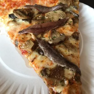NY Style BIG Slice with Mammashrooms and anchovies